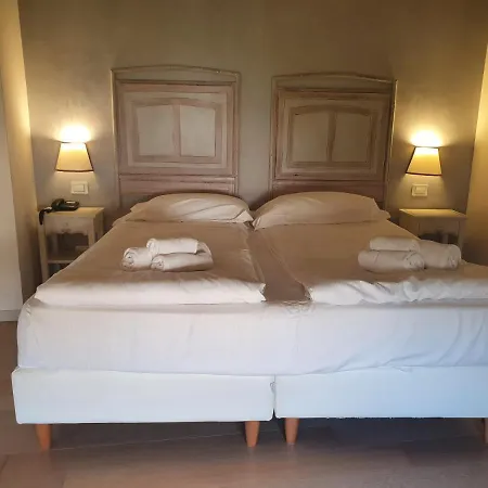 Moron Hotel 3*