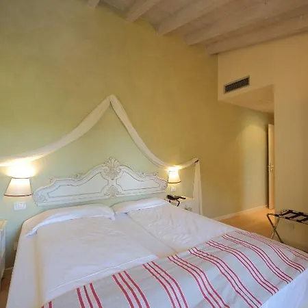Moron Hotel 3*