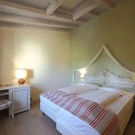 Moron Hotel 3*