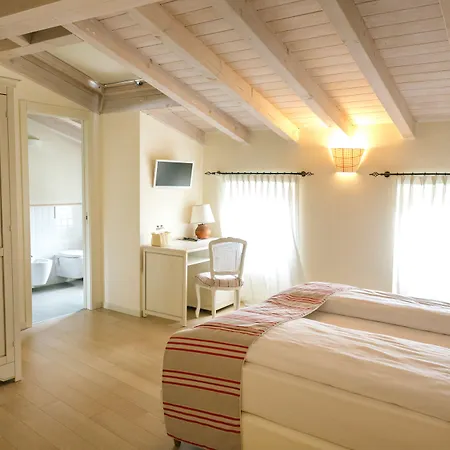 Moron Hotel 3*