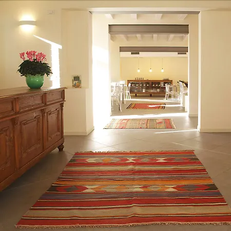 Moron Hotel 3*