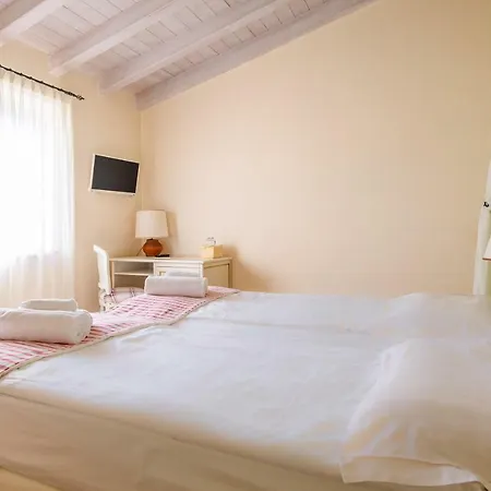 Hotel Moron 3*